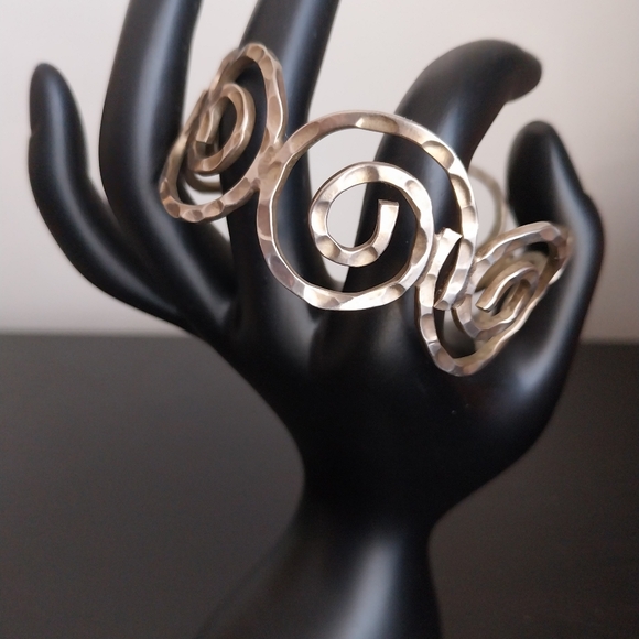 Sterling Silver Elegant Bracelet - Picture 13 of 15